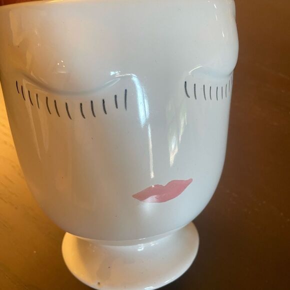 Woman Face Planter - Picture 6 of 10